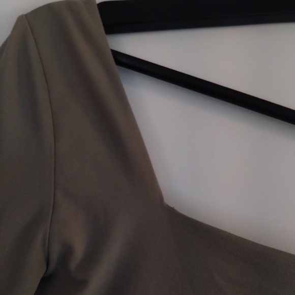 Babaton M grey/green bodysuit - Picture 2 of 15